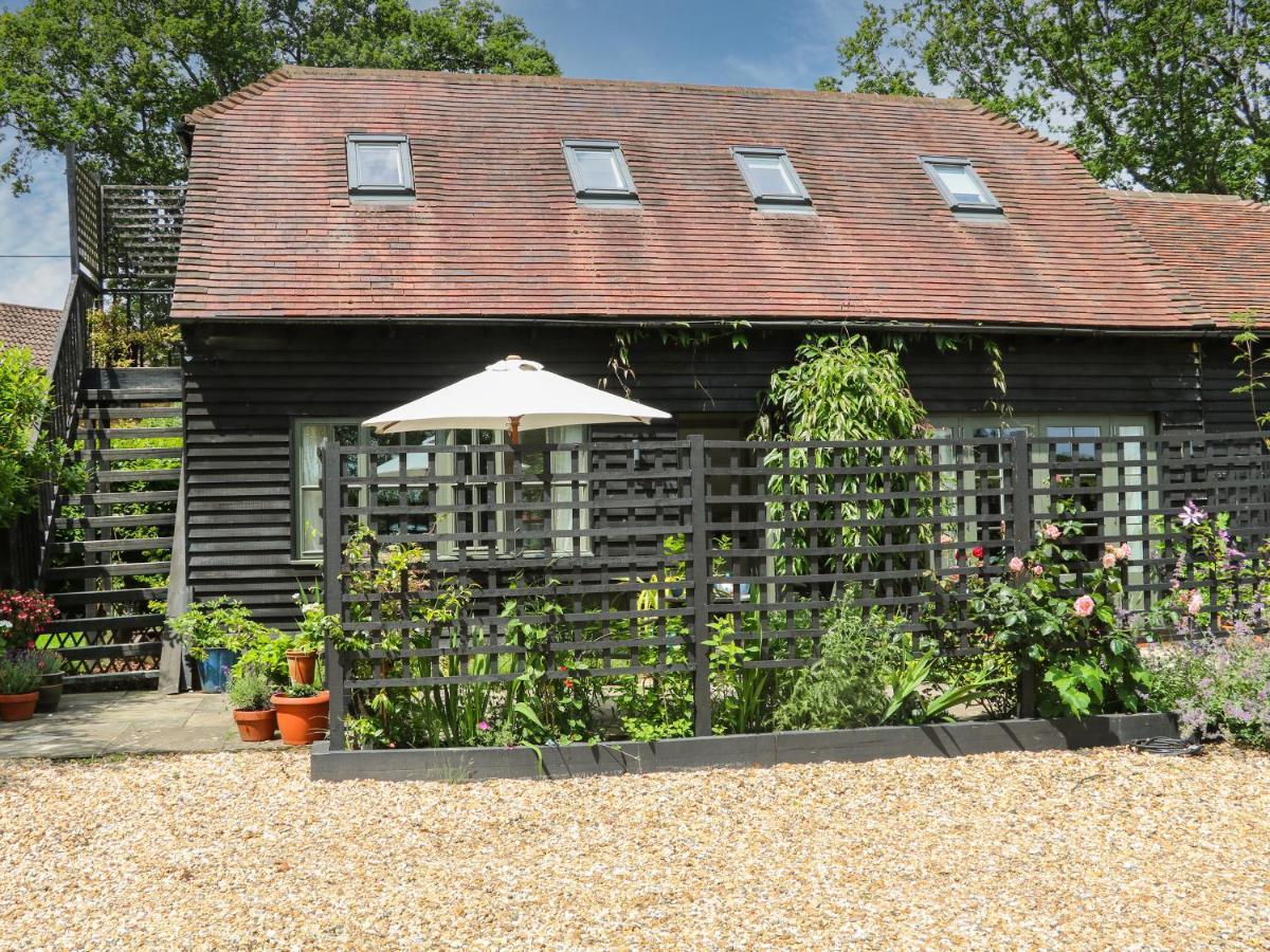 The Barn At Sandhole Cottage Тонбридж Екстериор снимка